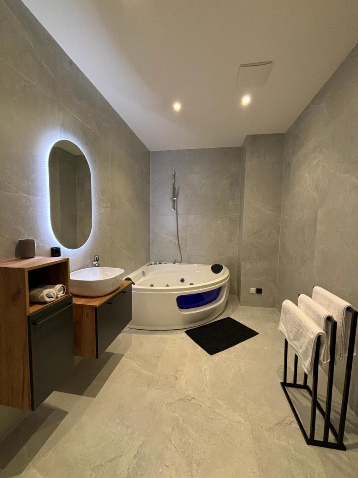 Luxus Apartment Mit Whirlpool In คีล ภายนอก รูปภาพ