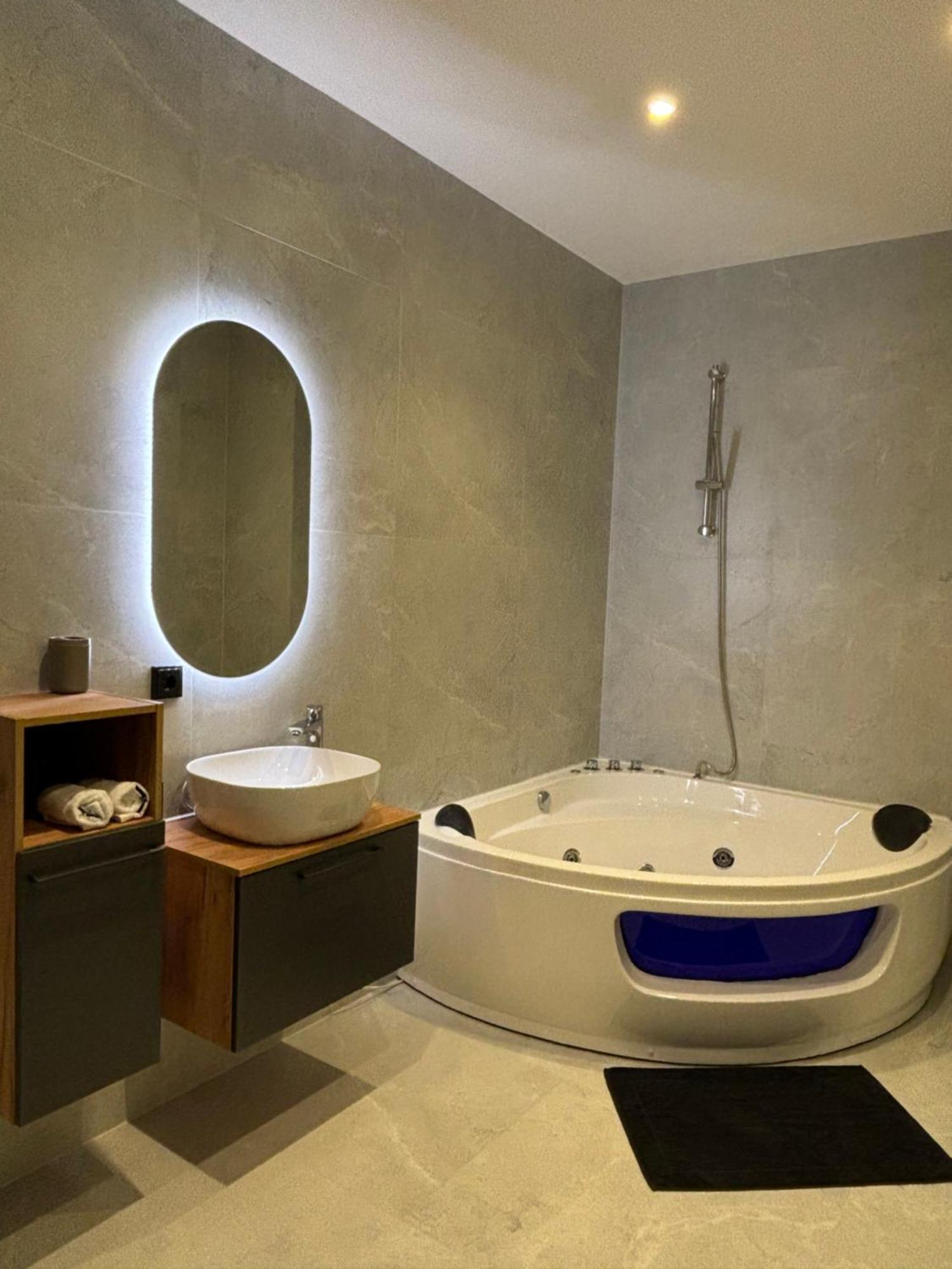 Luxus Apartment Mit Whirlpool In คีล ภายนอก รูปภาพ
